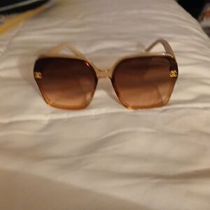 Elegant Brown Gradient Sunglasses
